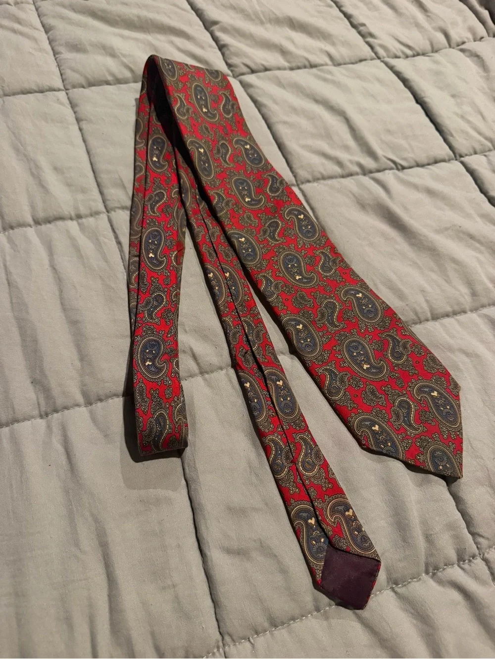 Red Paisley Men's Silk Tie with Navy and Gold Accents